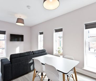 2 bedroom flat to rent - Photo 2