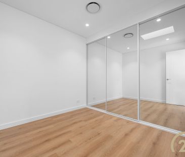 Modern & Spacious Three Bedroom Living - Photo 1