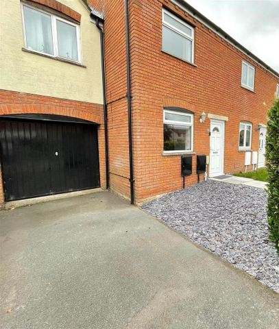 2 bedroom terraced house to rent - Photo 4