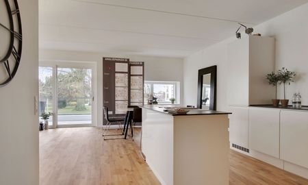 Flot 3 værelses lejlighed med altan - Foto 4