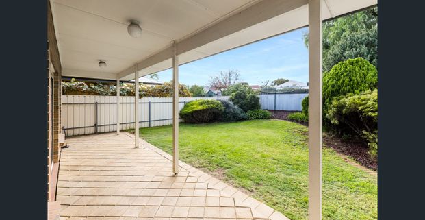 Great Location - 3 Bedrooms - 2 Bathrooms - Photo 1