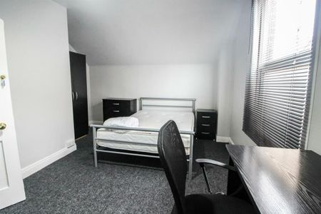 4 Bed Semi-Detached House, Ednaston Road, NG7 - Photo 4