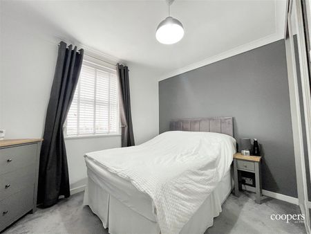 1 bedroom apartment - Photo 3