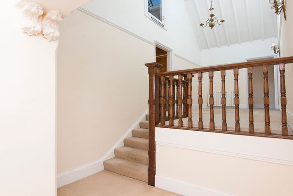 Glencairn House, SW19, London - Photo 1