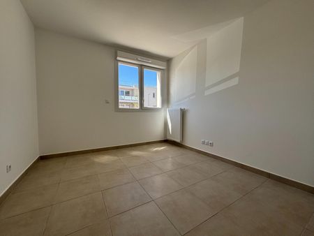 « LES ANGLES - APPARTEMENT T2 41.20M² AVEC TERRASSE ET PARKING » - Photo 3