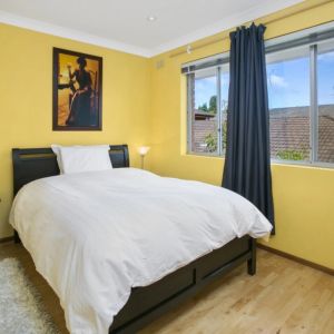 Renovated North Facing Apartment - Photo 2