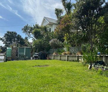 Sunny 3-Bedroom Character Home in Island Bay - Photo 5