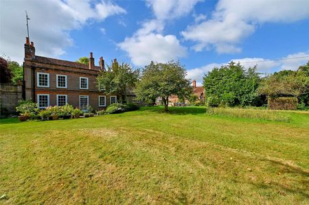 Stunning Grade II listed home in beautiful surroundings - Photo 2