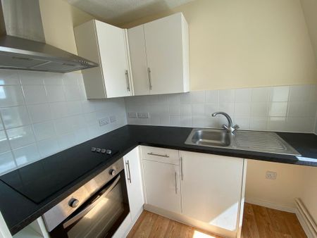 Studio to rent - Photo 3