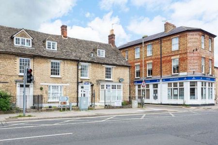 High Street, Witney, Oxfordshire, OX28 - Photo 3