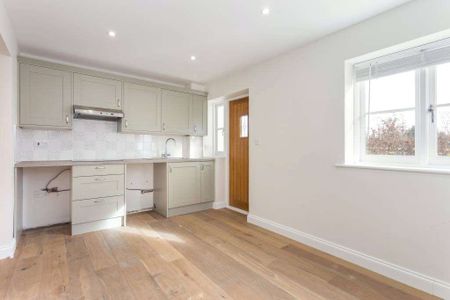 A superb barn style' detached family home constructed to a high standard and specification. - Photo 4