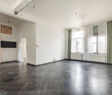 Centraal gelegen éénslaapkamerappartement met terras - Photo 4