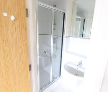 2 bedroom flat to rent - Photo 6