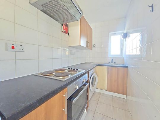 Studio to rent - Photo 1