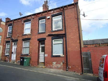 Woodview Terrace, Beeston, LS11 6LF - Photo 2