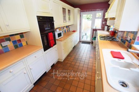 1 bedroom in a house share to rent - Photo 4