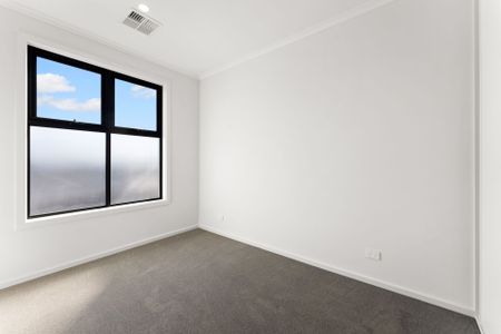 Brand New Townhouse Living in the Heart of Riverside Estate - Photo 2