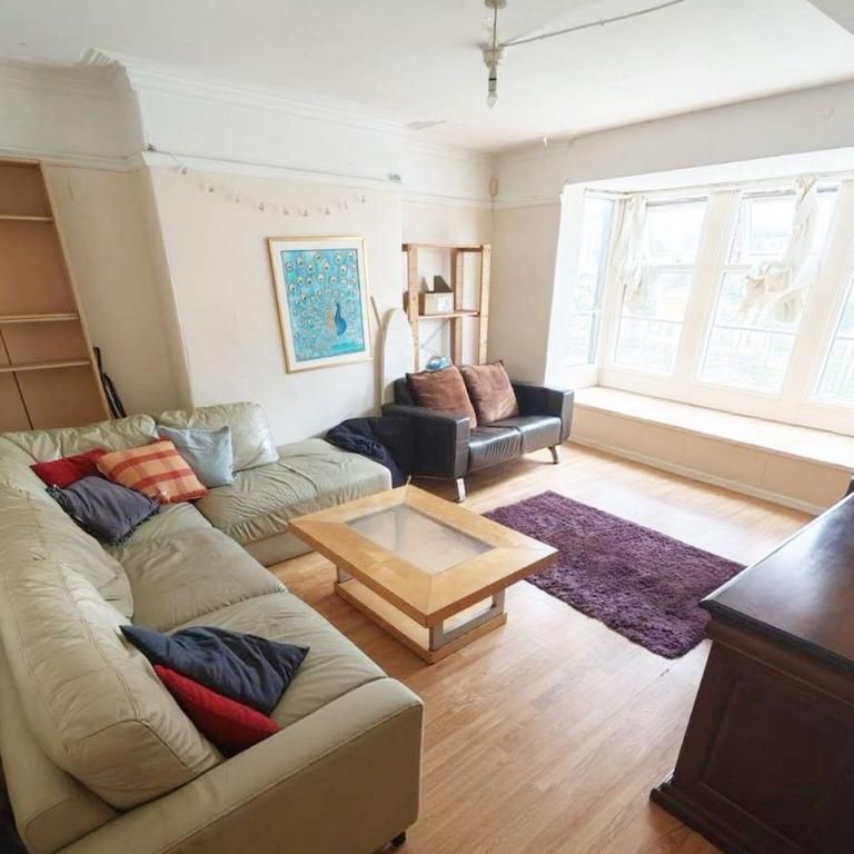 1 bedroom in a house share to rent - Photo 1