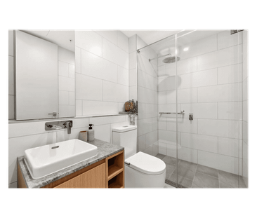 Superb location, stunning apartment! - Photo 6