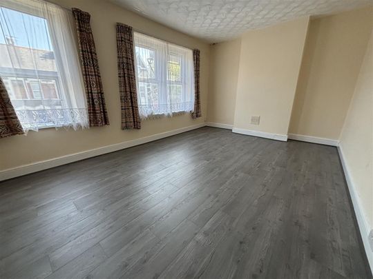 Corporation Road, Cardiff - Photo 1