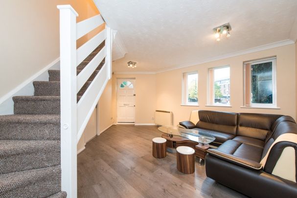 2 Bed Flat, Codling Close, E1W - Photo 1