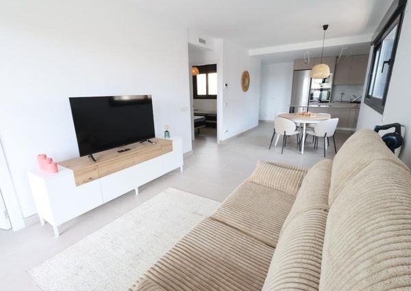 Apartamento a estrenar con vistas al mar en esquina en La Mata.