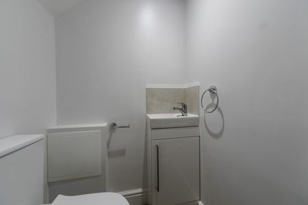 Crown Road, Morden, SM4 - Photo 5