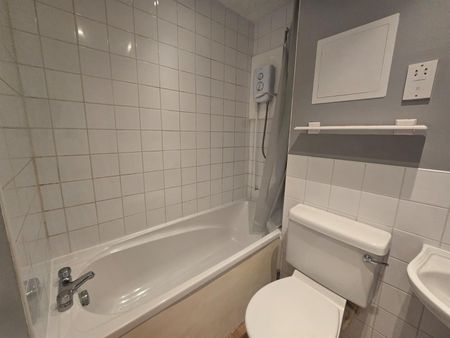 Thurlow Close, London E4 - Photo 3