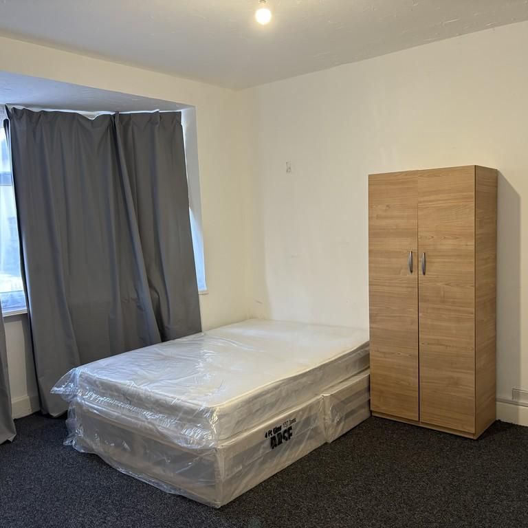 7 bedroom semi-detached house to rent - Photo 1