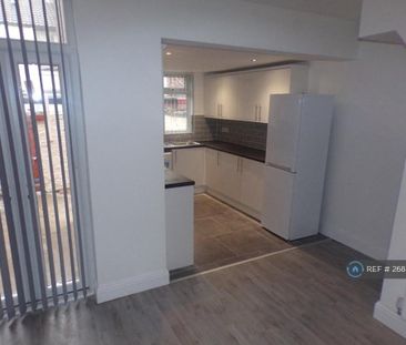 1 bedroom in a house share to rent - Photo 5