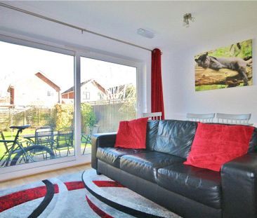 Wingfield Close, New Haw, Addlestone, Surrey, KT15 3BX - Photo 2