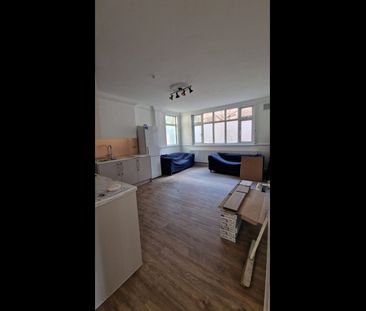 3 Bed Flat, Havelock Road, CR0 - Photo 2