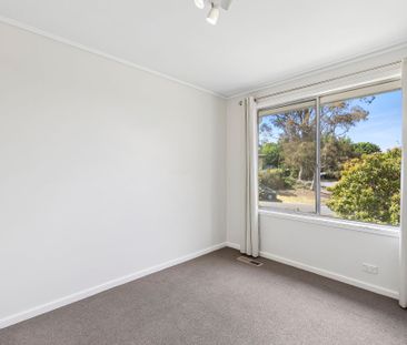 1 Belbin Place, Macquarie ACT 2614 - House For Rent | Domain - Photo 5