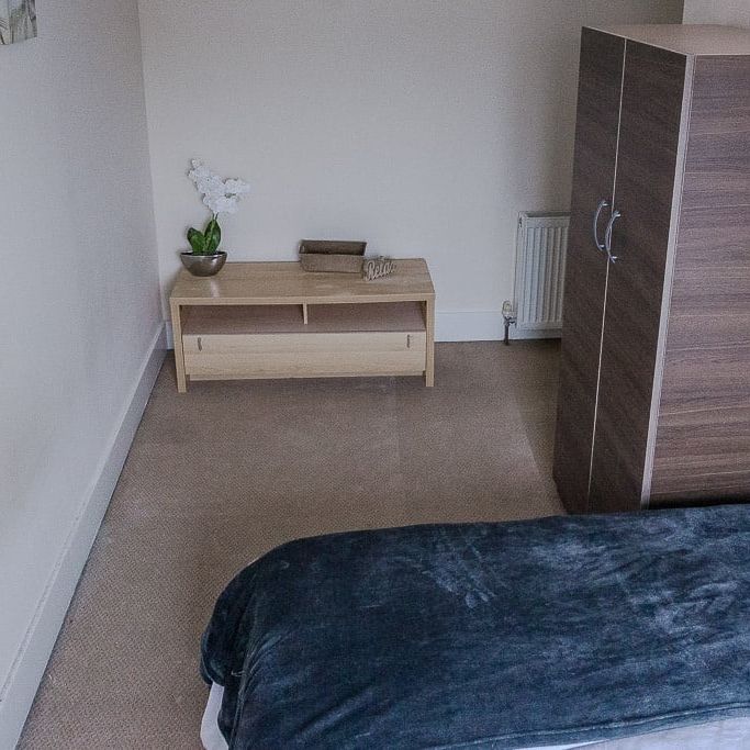 Room in a Shared Flat, Amazing Double Room In Brixton/Stock, SW9 - Photo 1