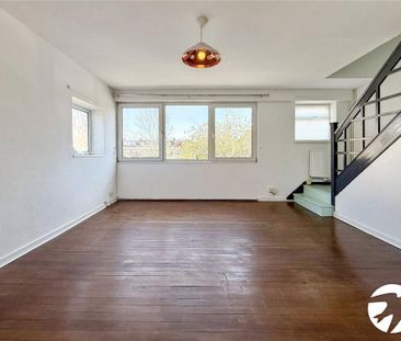 2 bedroom maisonette to rent - Photo 1