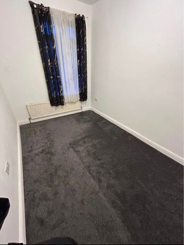 5 Bed Semi-Detached House, Moorgate Road, S60 - Photo 4