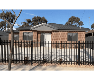 1/11 Crowe Street, Hoppers Crossing, Vic 3029 - Photo 1 | Rentumo