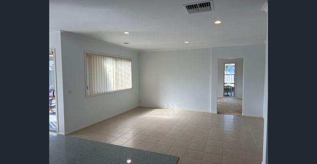 Spacious 4 Bedroom Home!! - Photo 1
