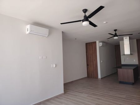 ESTRENE TOWNHOUSE EN RENTA EN ZONA DE CITY CENTER - Photo 2