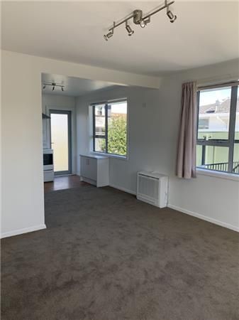 3/34 Bristol Street , St Albans, Christchurch City - Renovated Warm Two Bedroom Unit with Off Street Parking - Photo 2