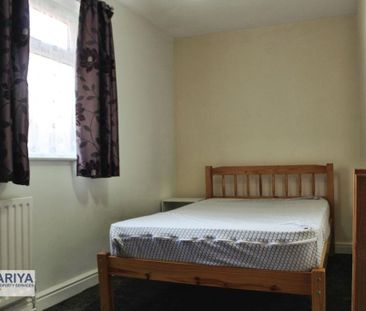 4 bedroom terraced house to rent - Photo 3