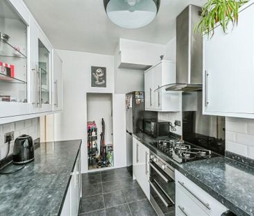 3 Bed Terraced House, Woodhall Road, L13 - Photo 2