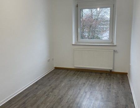 Renovierte 2,5 - Zimmer Wohnung in toller Lage! - Foto 1