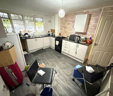 3 bedroom end of terrace house to rent - Photo 5