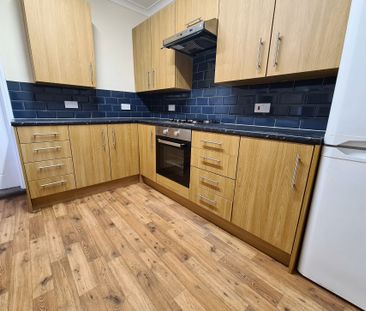 3 bedroom semi-detached house to rent - Photo 4