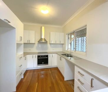 “Townhouse in central location” - Photo 5