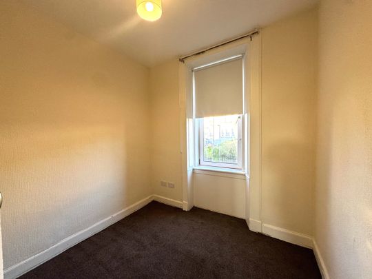 22 Young Terrace Springburn - Photo 1