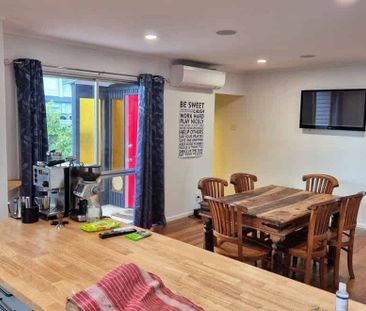 Spacious 4-Bedroom Family Home - Photo 5