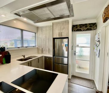 Fully furnished and low maintenance - Photo 1