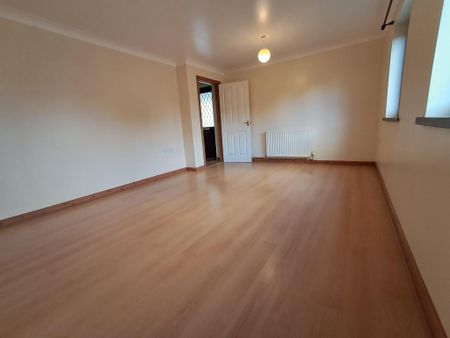 3 bedroom detached house to rent - Photo 2